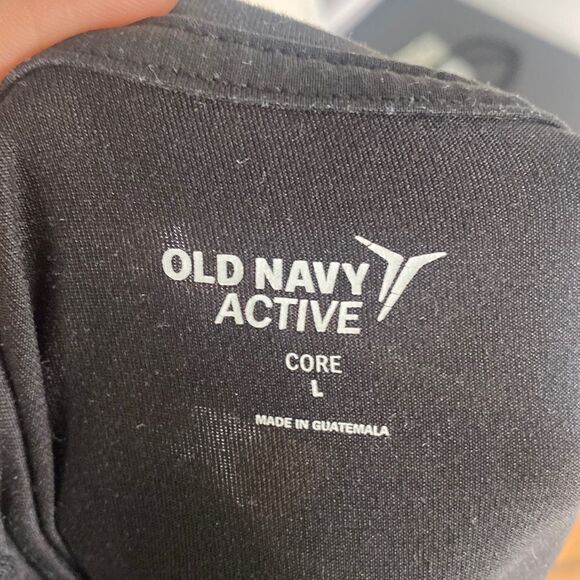 Old Navy Mens Active Longsleeve Black Workout Shirt - Picture 2 of 3